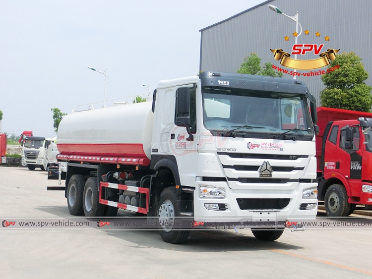 Water Spraying Truck Sinotruk - RF